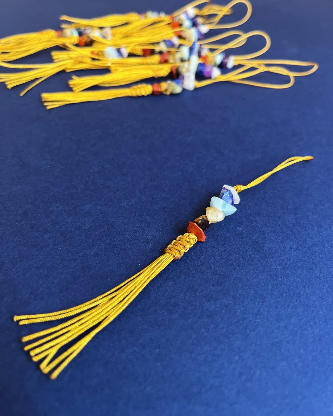 اویز موبایل و جاکلیدی و اویز کیف سنگ طبیعی هفت چاکرا